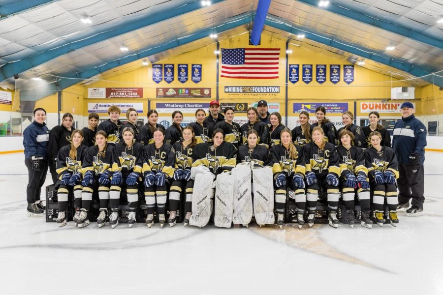 22+23+Girls+Ice+Hockey+Team