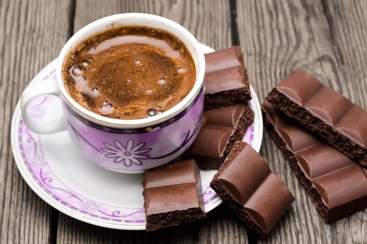 Chocolate+or+Coffee%3A+Which++is+Better+for+Your+Pick-Me-Up%3F